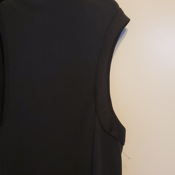 Saks Fifth Avenue - Picture 3 of 4